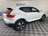 Used 2021 Volvo XC40 T5 Momentum w/ Premium Package image 6