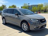 New 2025 Chrysler Pacifica Select image 3