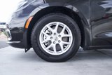 Used 2022 Chrysler Pacifica Touring-L image 3