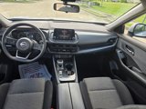Used 2023 Nissan Rogue SV image 2