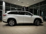 Used 2016 Toyota Highlander LE image 2