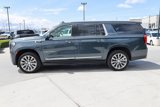 Used 2021 GMC Yukon XL Denali w/ Denali Premium Package image 3