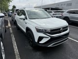 Certified 2022 Volkswagen Taos SE w/ Panoramic Sunroof Package image 2