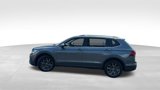 Used 2022 Volkswagen Tiguan SE w/ Panoramic Sunroof Package image 4