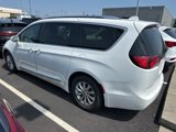 Used 2019 Chrysler Pacifica Touring-L image 5