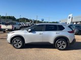 Used 2023 Nissan Rogue SV image 2