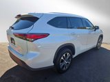 Used 2022 Toyota Highlander XLE image 3