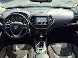 Used 2018 Jeep Cherokee Latitude image 3