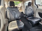 Used 2017 Chrysler Pacifica Touring-L image 5