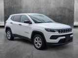 Used 2024 Jeep Compass Sport image 3