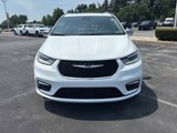 Used 2022 Chrysler Pacifica Limited image 2