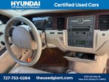 Used 2006 Lincoln Town Car Signature image 4
