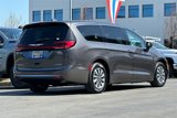 Used 2022 Chrysler Pacifica Touring-L image 4