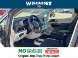 Used 2023 Chrysler Voyager LX image 4