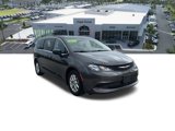 Used 2023 Chrysler Voyager LX image 4