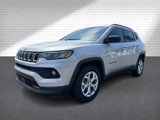Used 2024 Jeep Compass Latitude image 3