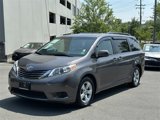 Used 2017 Toyota Sienna LE image 2