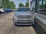 Used 2017 Toyota Highlander Limited Platinum image 2