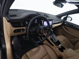 Certified 2025 Porsche Macan image 4