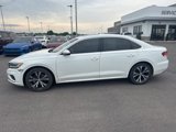 Used 2021 Volkswagen Passat 2.0T SE image 2