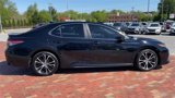 Used 2019 Toyota Camry SE image 2