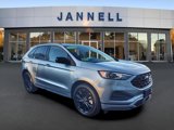 Used 2024 Ford Edge SE w/ Black Appearance Package image 3
