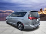Used 2021 Chrysler Pacifica Touring-L image 3