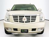Used 2013 Cadillac Escalade Luxury image 2