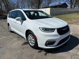 Used 2022 Chrysler Pacifica Touring-L image 4