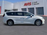 Used 2023 Chrysler Pacifica Touring-L image 5