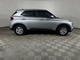 Used 2022 Hyundai Venue SE image 2