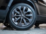 Used 2021 Jeep Cherokee Latitude Lux 80th Anniv w/ Quick Order Package 26U 80TH image 5
