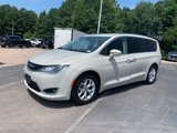 Used 2017 Chrysler Pacifica Touring-L w/ Tire & Wheel Group image 3
