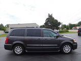 Used 2016 Chrysler Town & Country Touring image 2