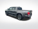 Used 2017 Toyota Tacoma TRD Sport image 3
