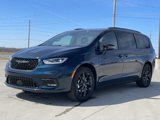 New 2025 Chrysler Pacifica Limited image 5