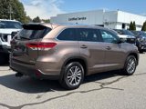Used 2018 Toyota Highlander XLE image 2