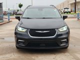 Used 2022 Chrysler Pacifica Touring-L image 2