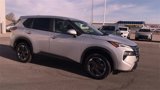 Used 2024 Nissan Rogue SV image 3
