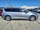 Used 2021 Chrysler Pacifica Touring-L image 2