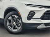 Used 2025 Chevrolet Blazer LT image 3
