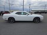 Used 2014 Dodge Challenger SXT image 2