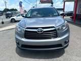 Used 2016 Toyota Highlander XLE image 2