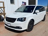 Used 2016 Dodge Grand Caravan SXT image 2