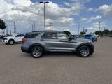 Certified 2022 Ford Explorer XLT w/ Equipment Group 202A image 4