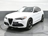 Used 2022 Alfa Romeo Stelvio Veloce image 2