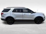 Used 2018 Ford Explorer XLT w/ Equipment Group 202A image 4