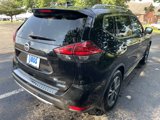 Used 2017 Nissan Rogue SL image 3