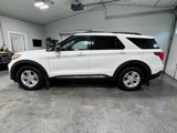 Used 2020 Ford Explorer XLT image 2
