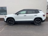New 2025 Volkswagen Taos SE image 2